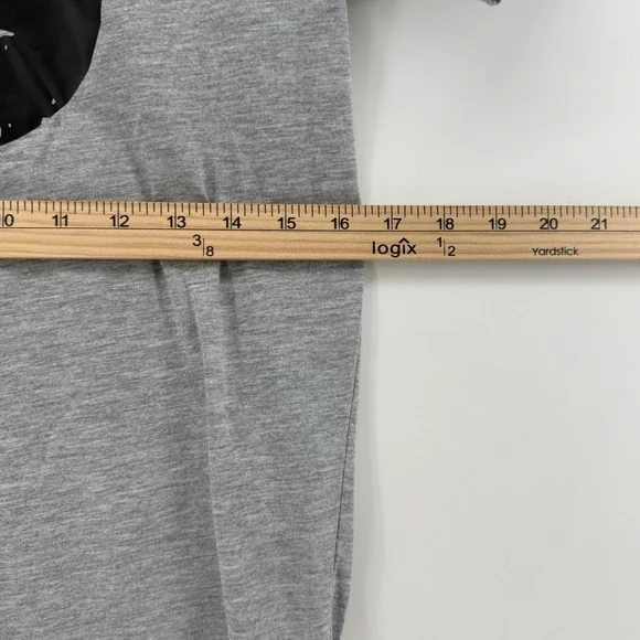 Disney‎ Mickey Mouse Graphic T Shirt Gray Distressed Short Sleeve Top Size S - Picture 6 of 7